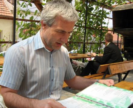 cej2007-11.jpg